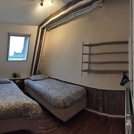 4T4 Apartment C เอ็กมอนด์ อาน เดน ฮูฟ ภายนอก รูปภาพ