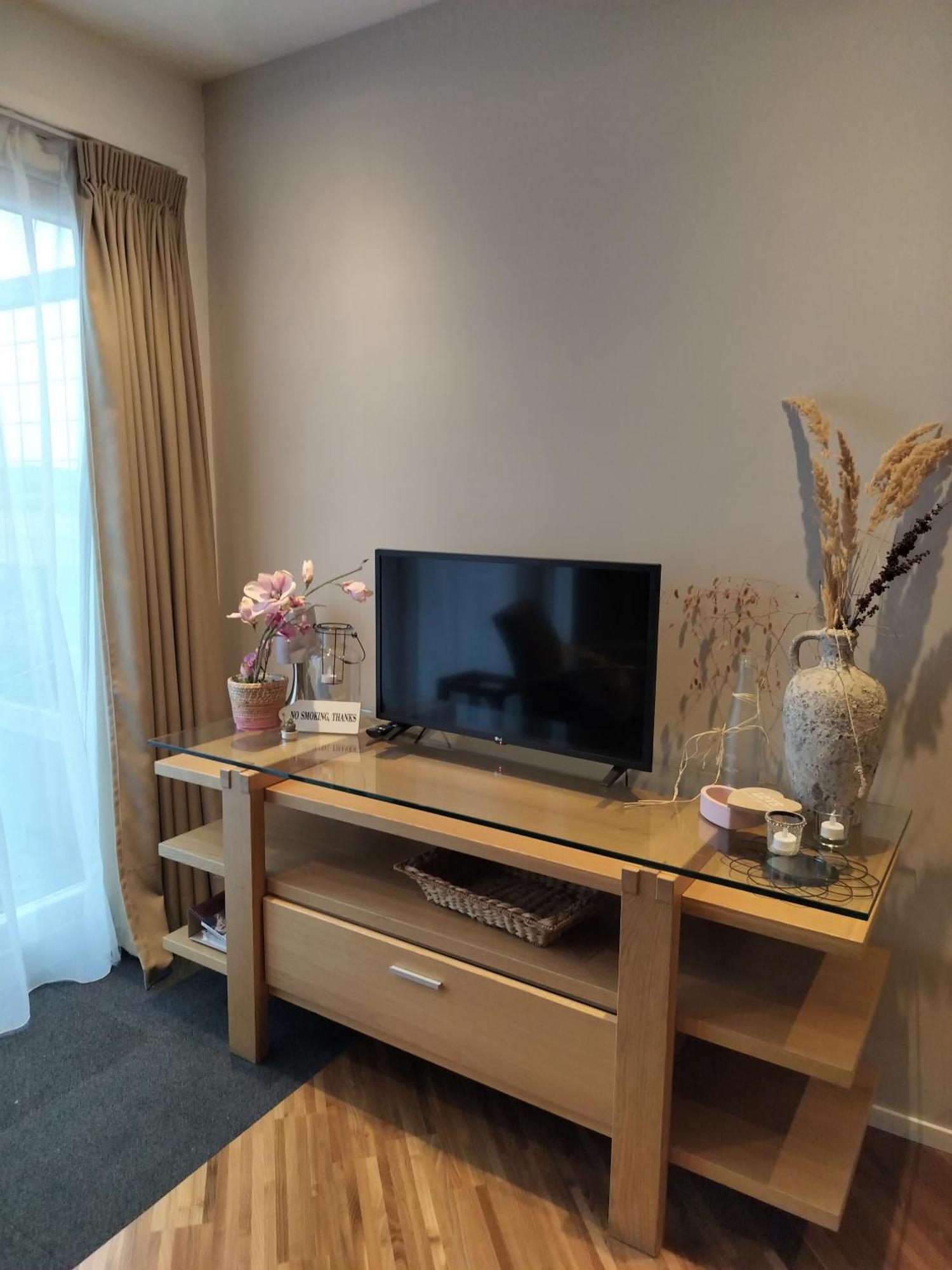 4T4 Apartment C เอ็กมอนด์ อาน เดน ฮูฟ ภายนอก รูปภาพ